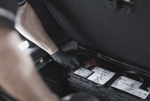 Αντικατάσταση μπαταρίας σε σύγχρονα οχήματα